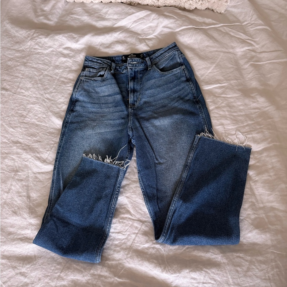 Holister Ultra High-Rise Mom Jean